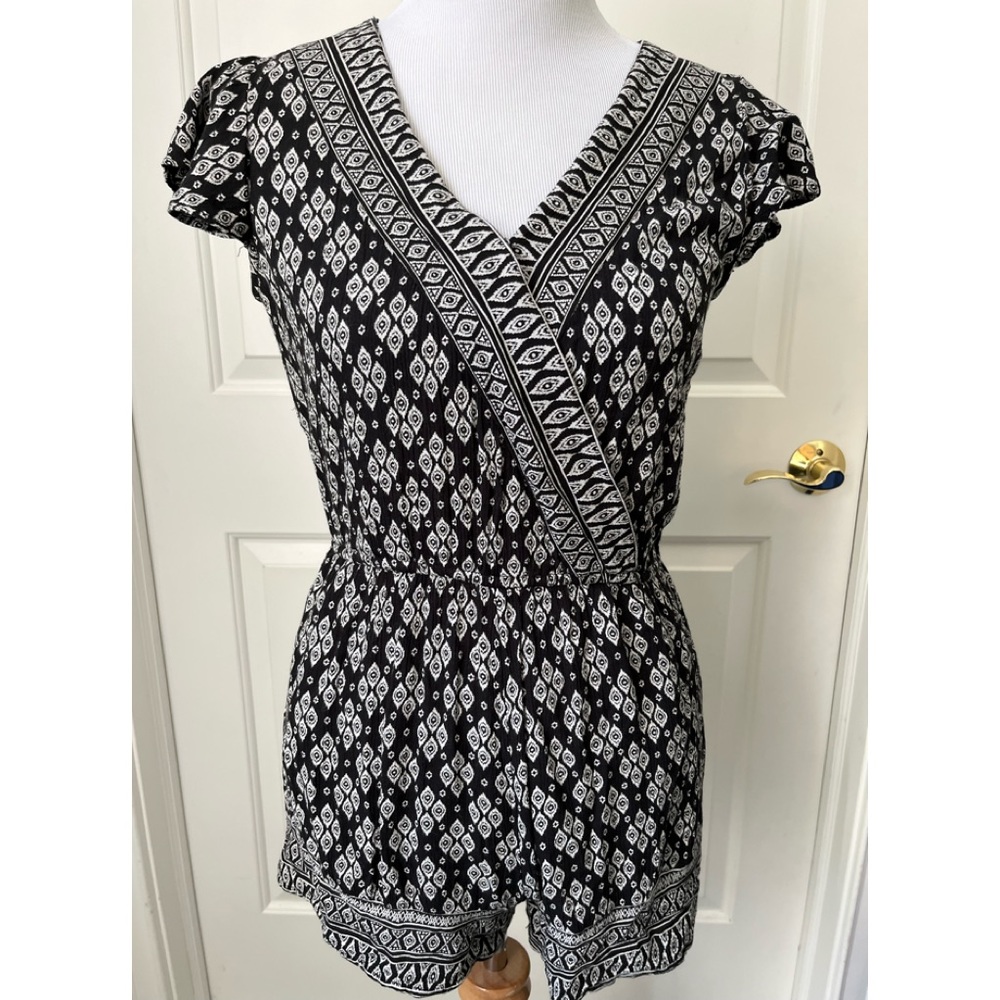 Flutter sleeve Romper